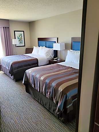 Queen Room with Two Queen Beds - Non-Smoking