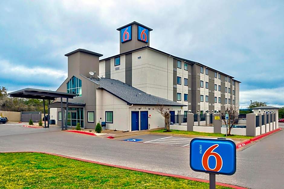 Motel 6-Marble Falls, TX