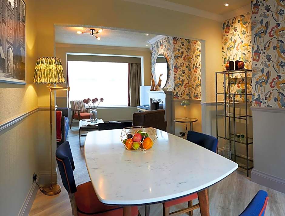 The Plough Inn & Cottages