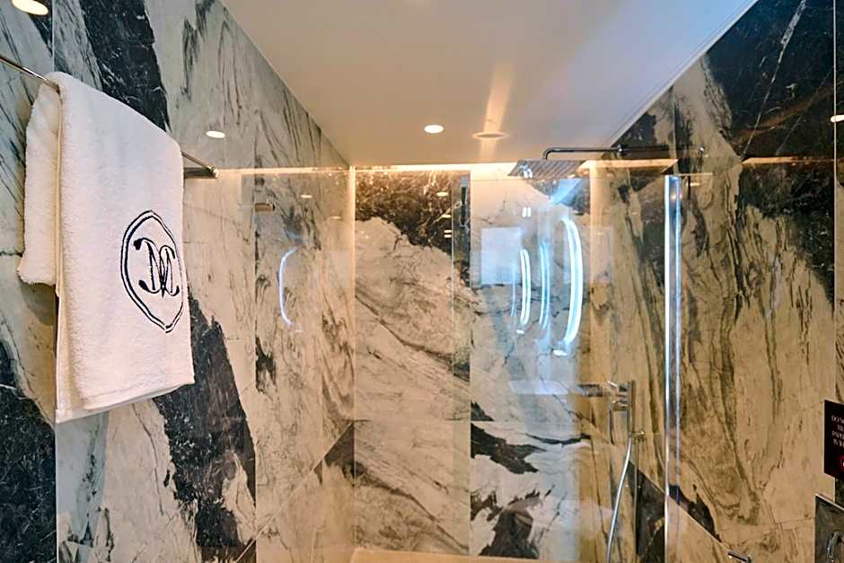 Monarco Executive Rooms