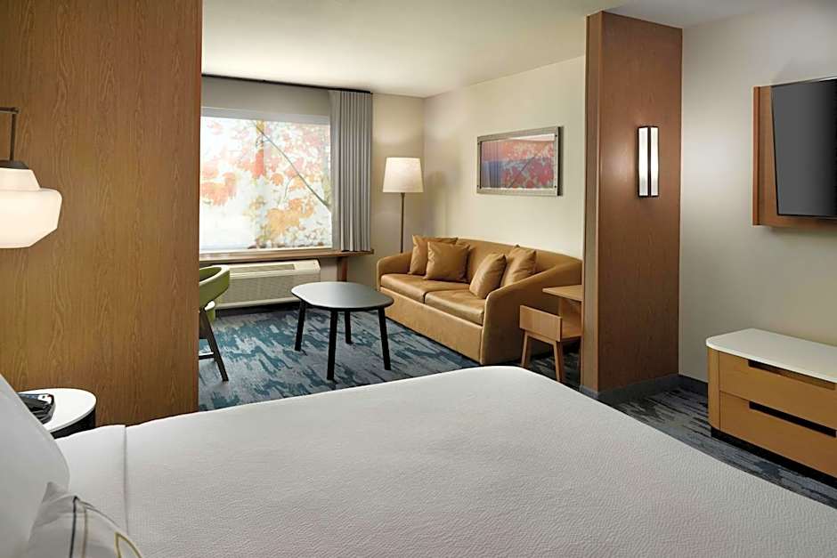 Fairfield Inn and Suites by Marriott Locust Grove I-75 South