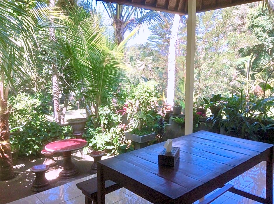 Rumah Irak Et Kadek Bali – Ubud, CO