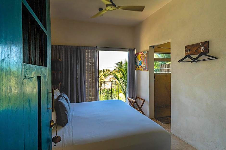 Casa Mia El Cuyo Eco Beach Boutique Hotel