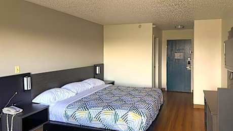 1 APARTMENT | NON-SMOKING MICFRIDGE