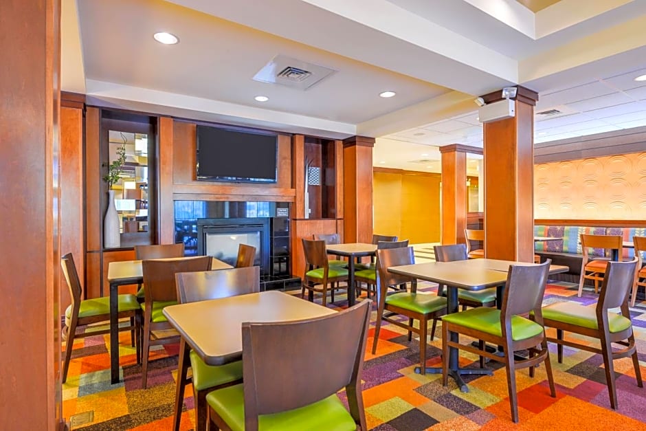 Fairfield Inn & Suites by Marriott White Marsh