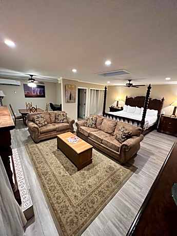 Deluxe King Room