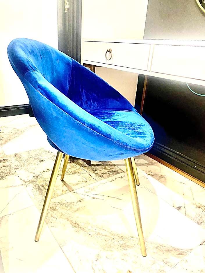 Duke and Duchess Apartments and Rooms - Private in Room Hot Tub Suites