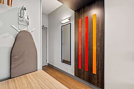 King Room with Walk-In Shower