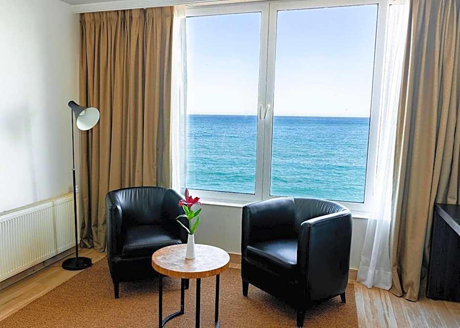 Radisson Blu Acqua Hotel & Spa Concon