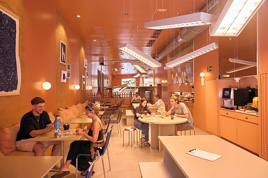 Latroupe Poblenou Beach