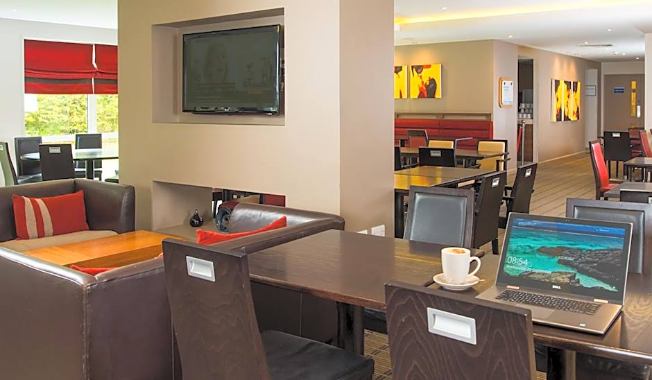 Holiday Inn Express Swindon West By IHG