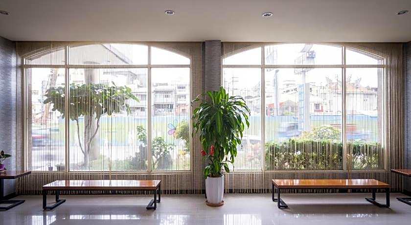 Golden Phoenix Hotel