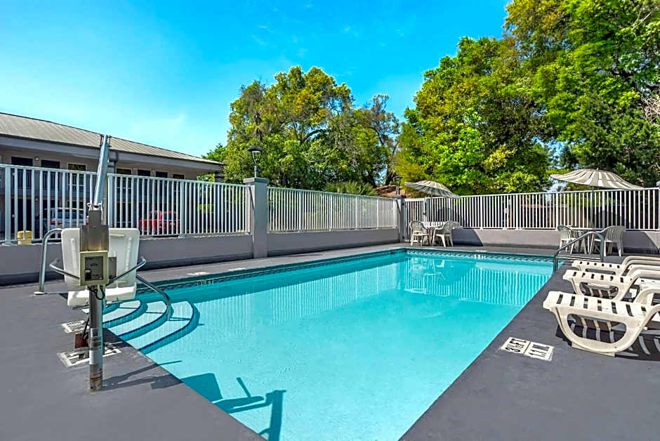 Quality Inn & Suites near Panama City Beach