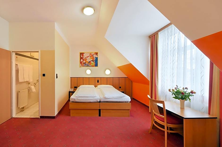 Garten- und Kunsthotel Gabriel City