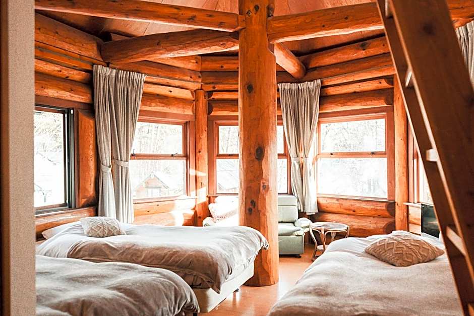 Hakuba Pension & Log Hotel Meteor