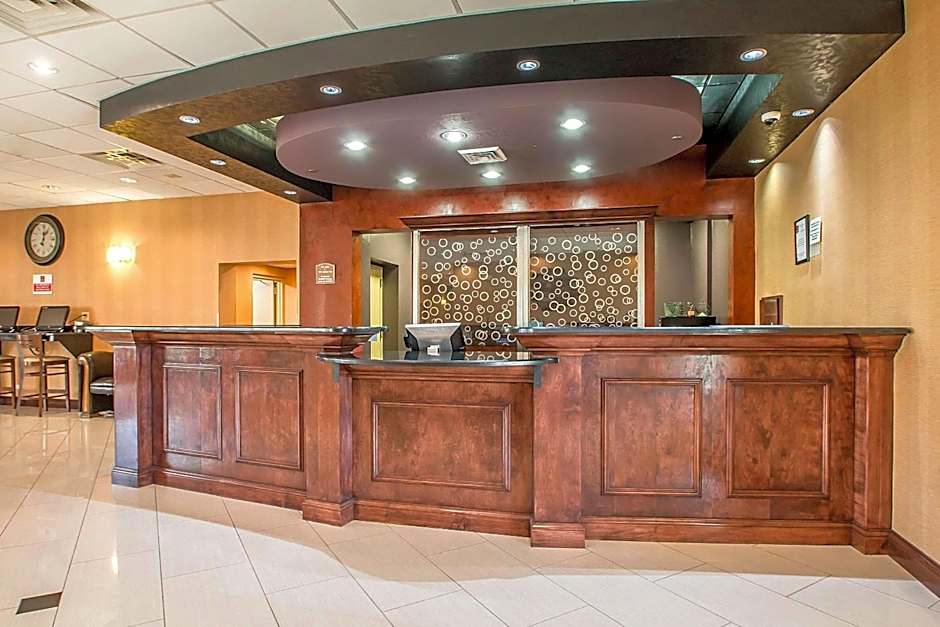 Clarion Inn Elmhurst - Oak Brook Near I-88, I-290, I-294