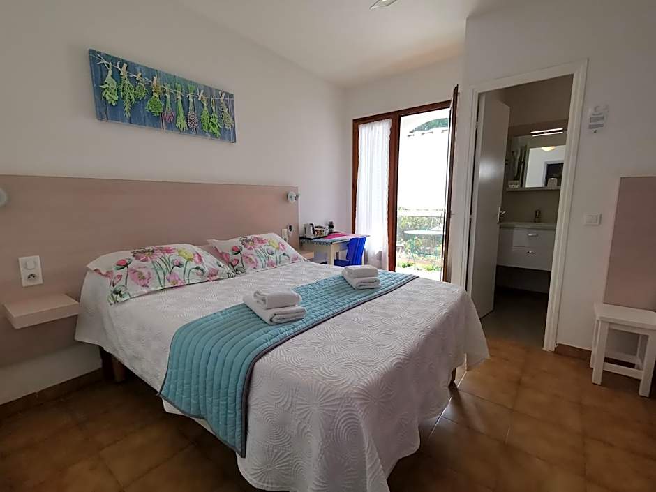 Hôtel Punta e Mare des Chambres ou des Appartements T2