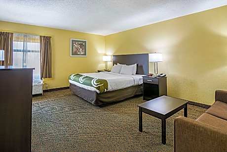 1 King Bed, Nonsmoking