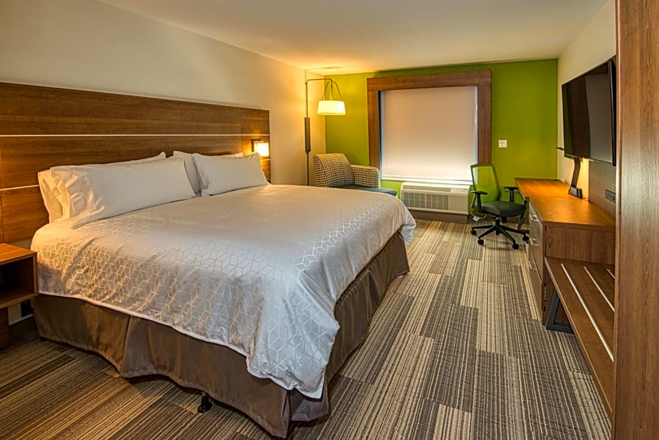 Holiday Inn Express & Suites Lincoln Airport, an IHG Hotel