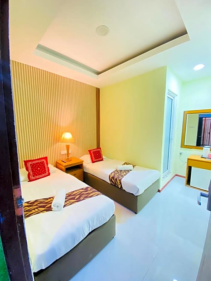 Grand Line Hotel