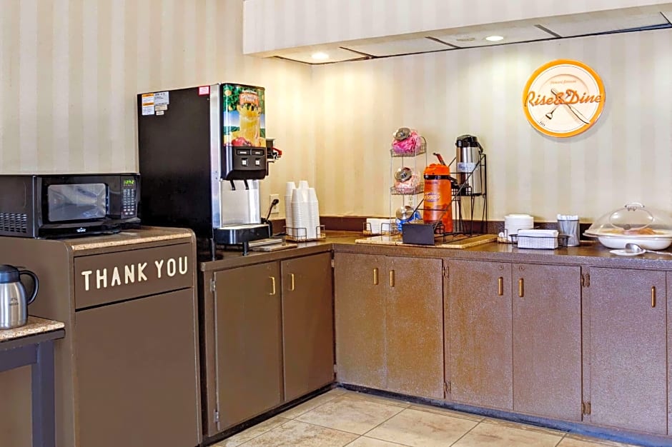 Super 8 by Wyndham Nashville Downtown