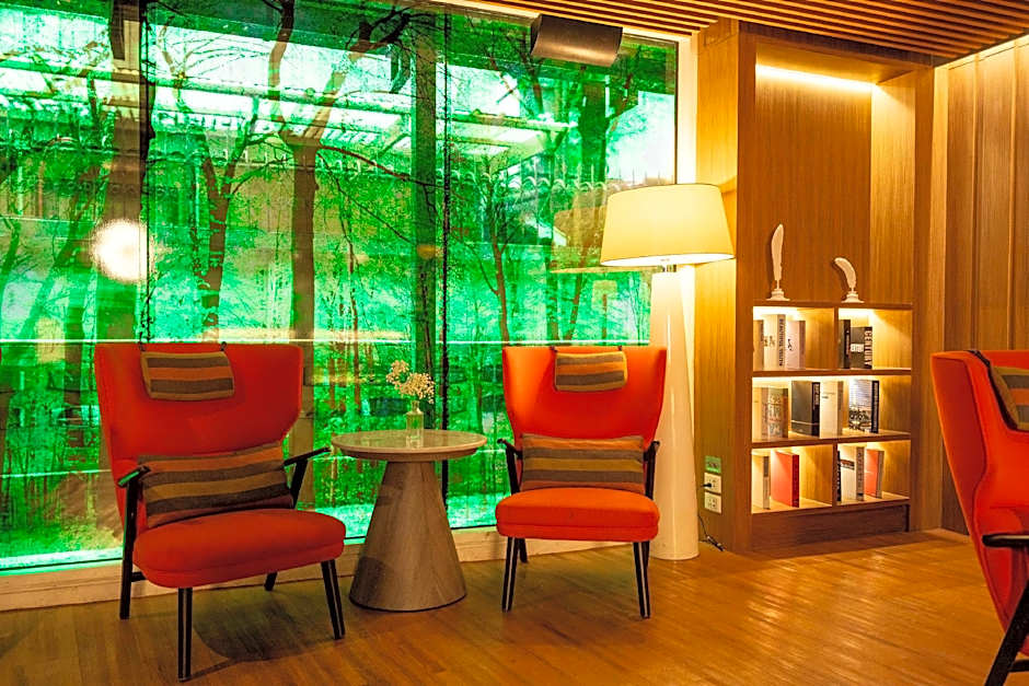 Park Plaza Bangkok Soi 18