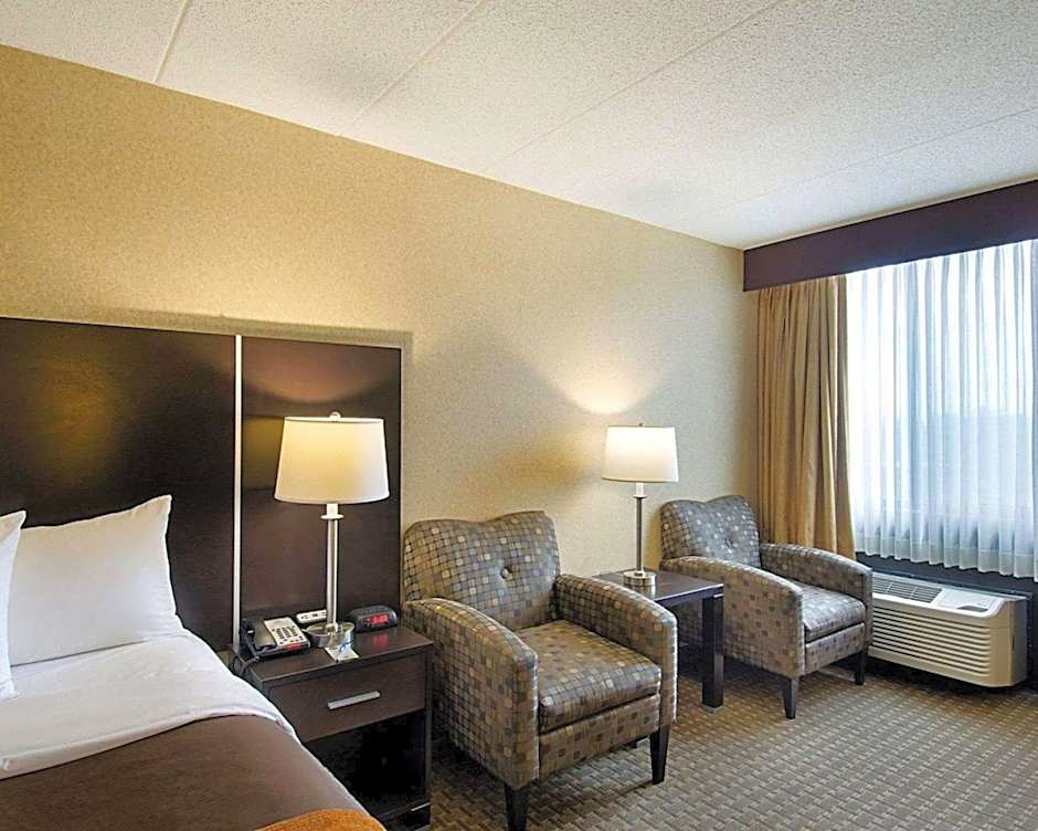 Holiday Inn Express Fall River North By IHG