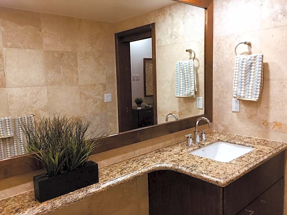 La Jolla Excellence, Exclusive Front Beach!