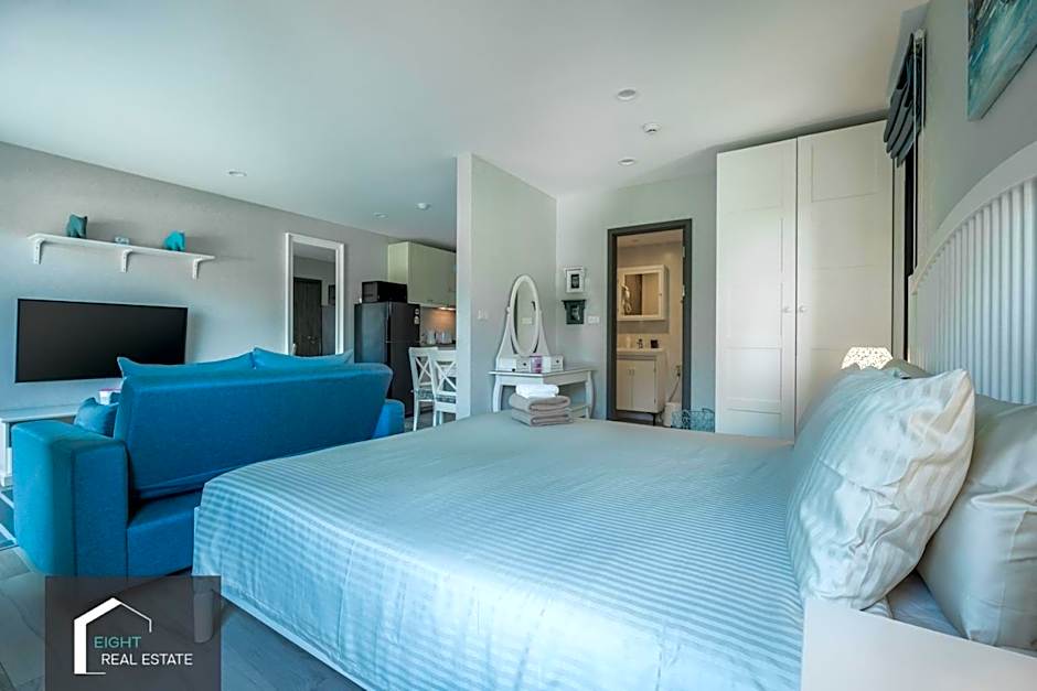 Studio Apartment by the Sea E413