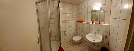 Deluxe Double Room with Shower