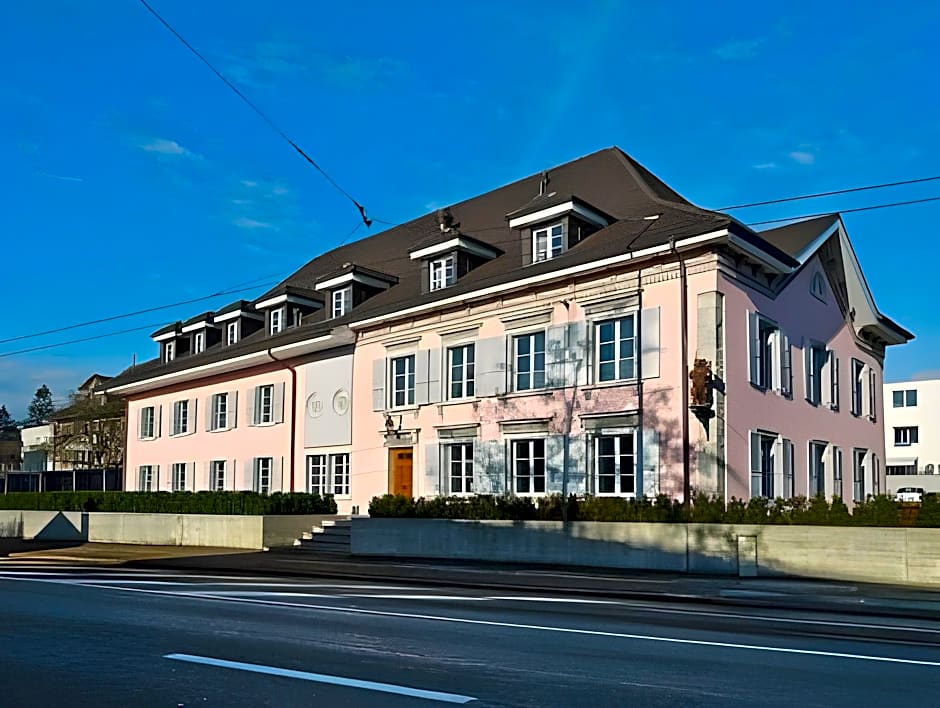 Baren Self Check-in Hotel