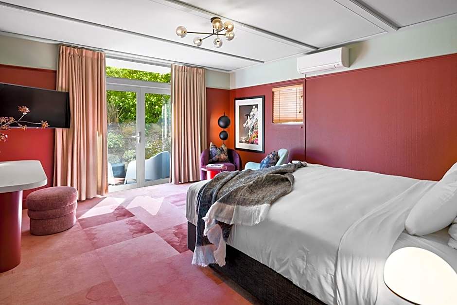 The Central Hotel Queenstown, A Naumi Chapter