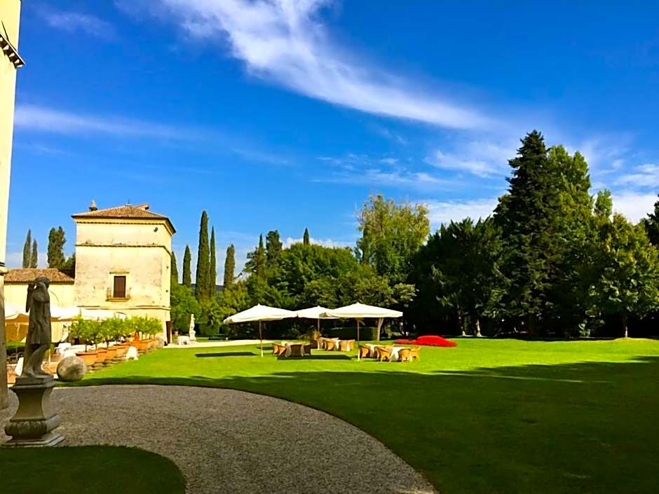 Villa Giona
