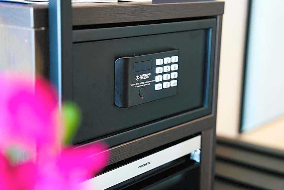 Arthotel Ambassador Wiesbaden - FREE PARKING