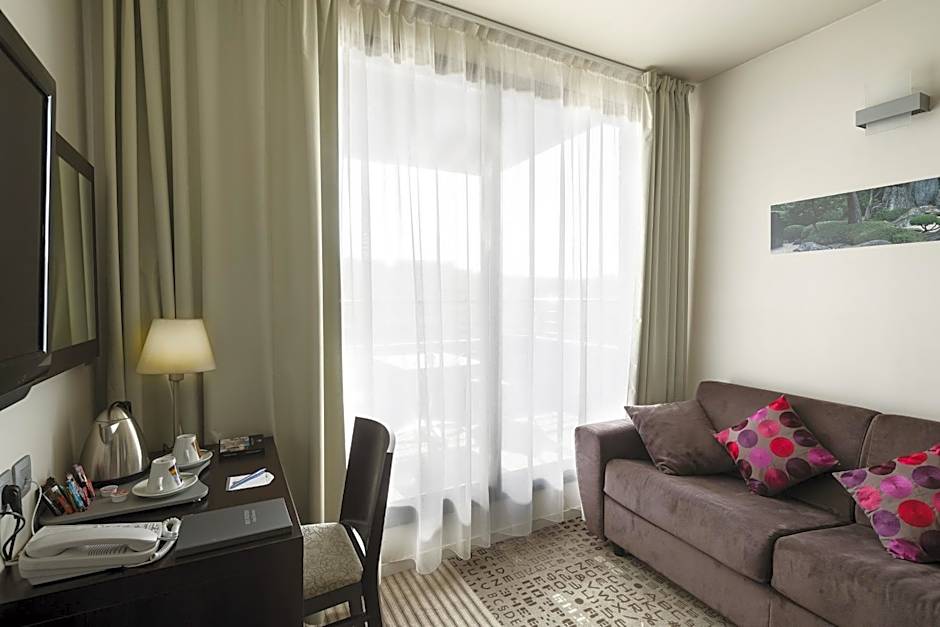 Mercure Aix-en-Provence La Duranne Gare TGV