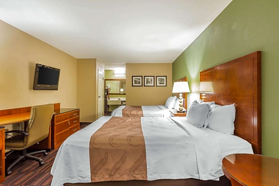 Quality Inn & Suites near Robins Air Force Base