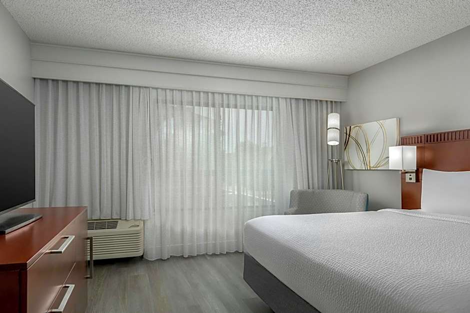 Courtyard by Marriott Houston Rice University