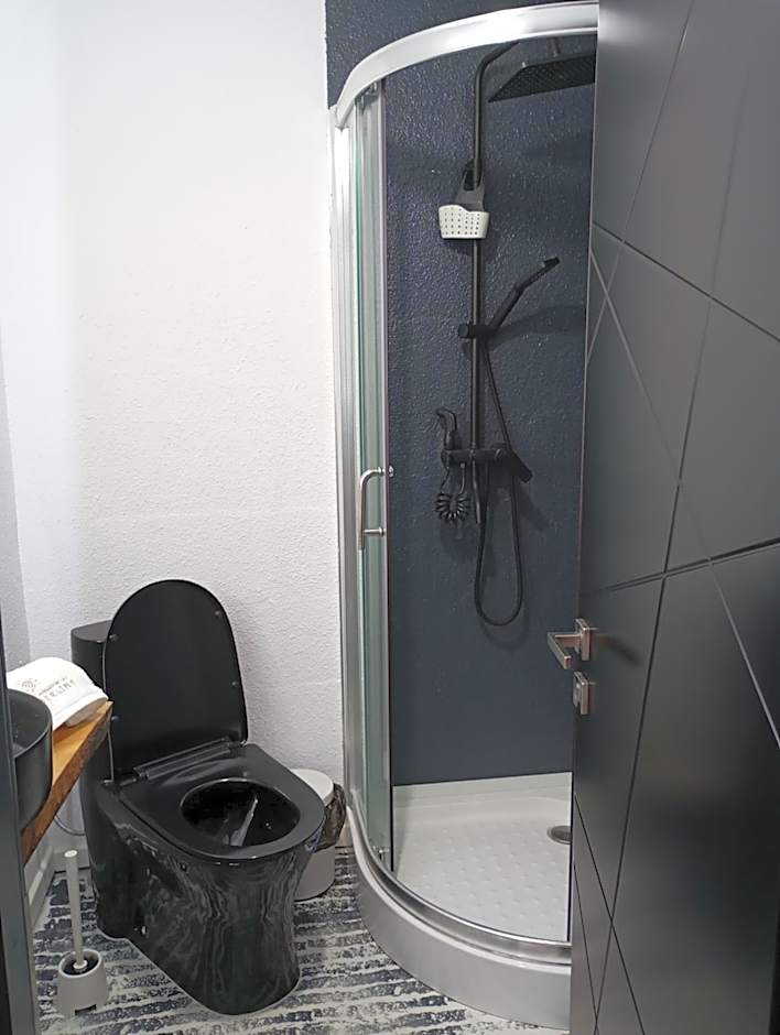 Borderline Accomodation