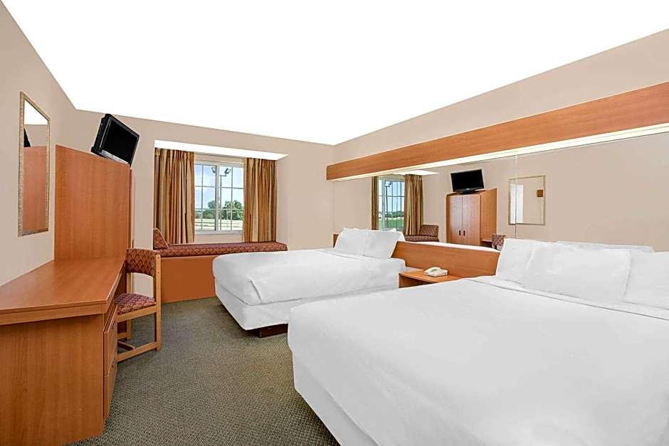 Microtel Inn & Suites by Wyndham Colfax/Newton