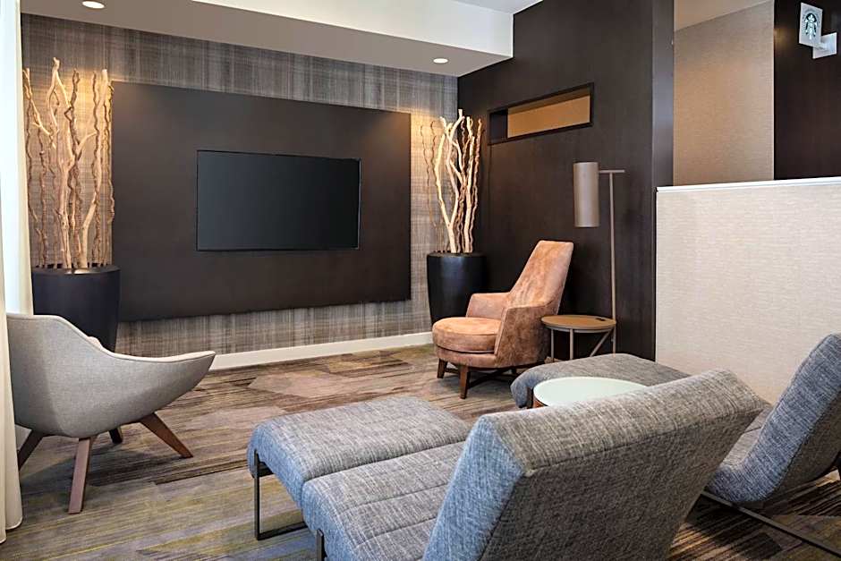 Courtyard by Marriott Fresno