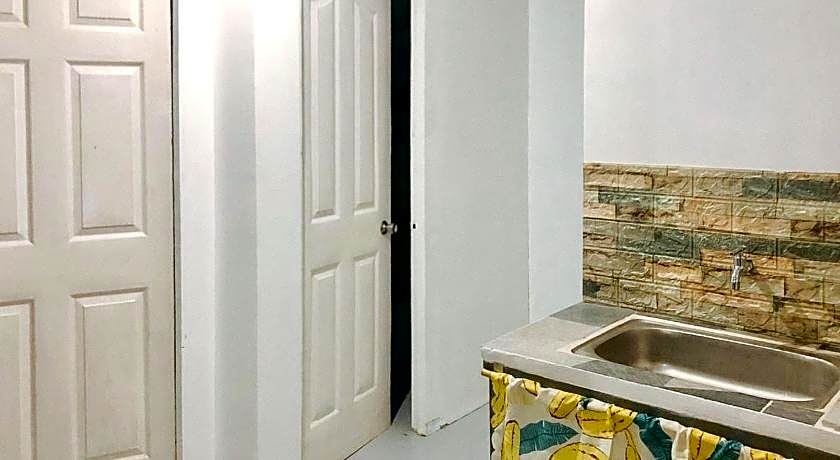 RedDoorz Hostel @ Deomar Hometel and Farm Cafe Vigan Ilocos 