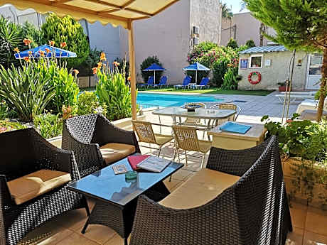 Nicolas Studios & Apartments