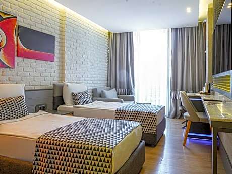 Comfort Twin Room with Balcony