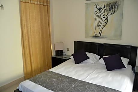 Luxury Three-Bedroom Apartment with Sea View - Penthouse