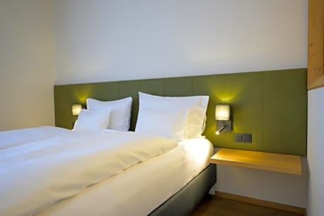 Deluxe Garden View with Balcony