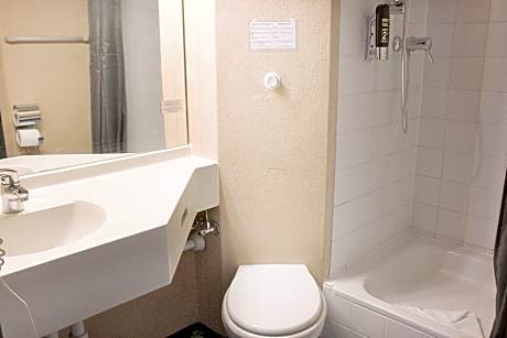 Family Room Capacity 4