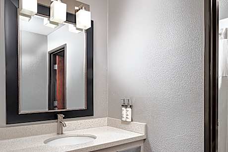 3 Queen One Bedroom Suite