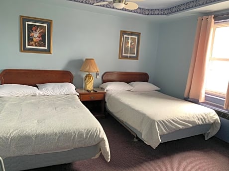 Double Room with Two Queen Beds