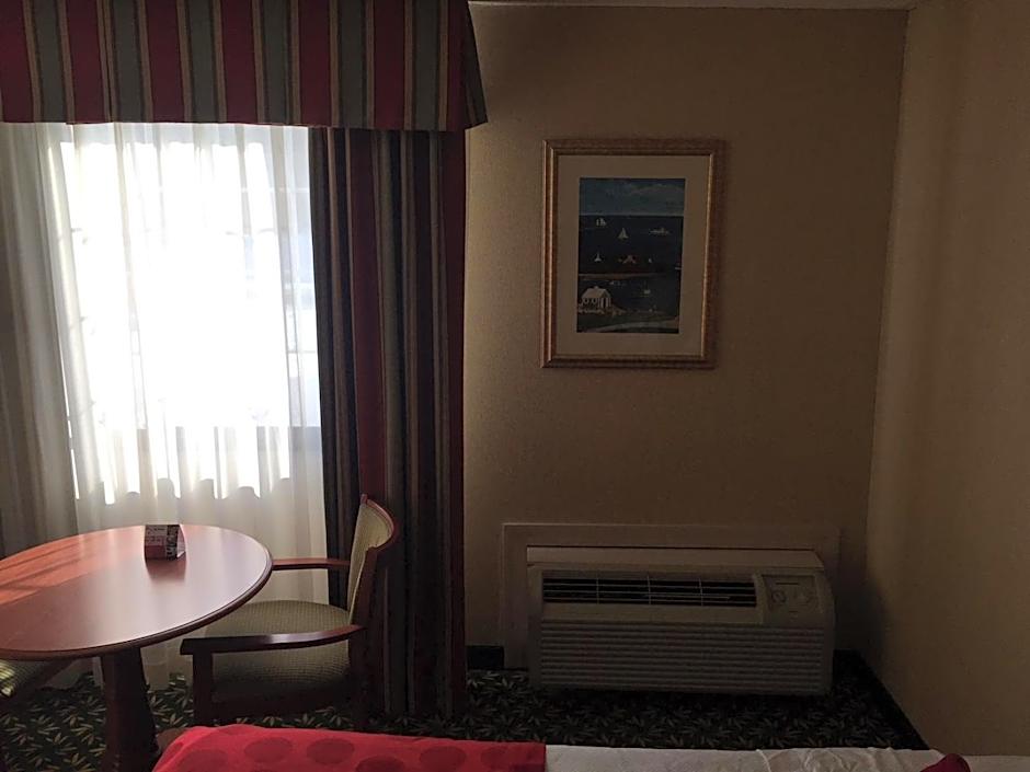 Mystic River Hotel & Suites