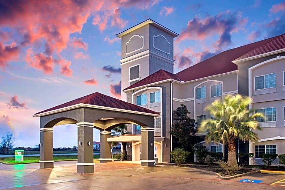 La Quinta Inn & Suites by Wyndham Fairfield